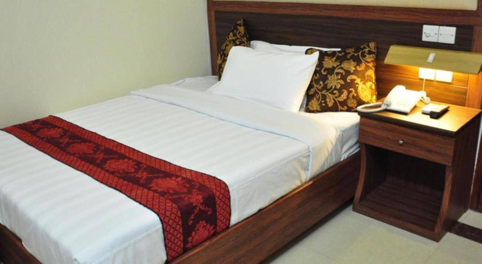 Marino Hotel - Best Near Airport Dhaka Zewnętrze zdjęcie